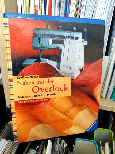 Nähen mit der - , overlock